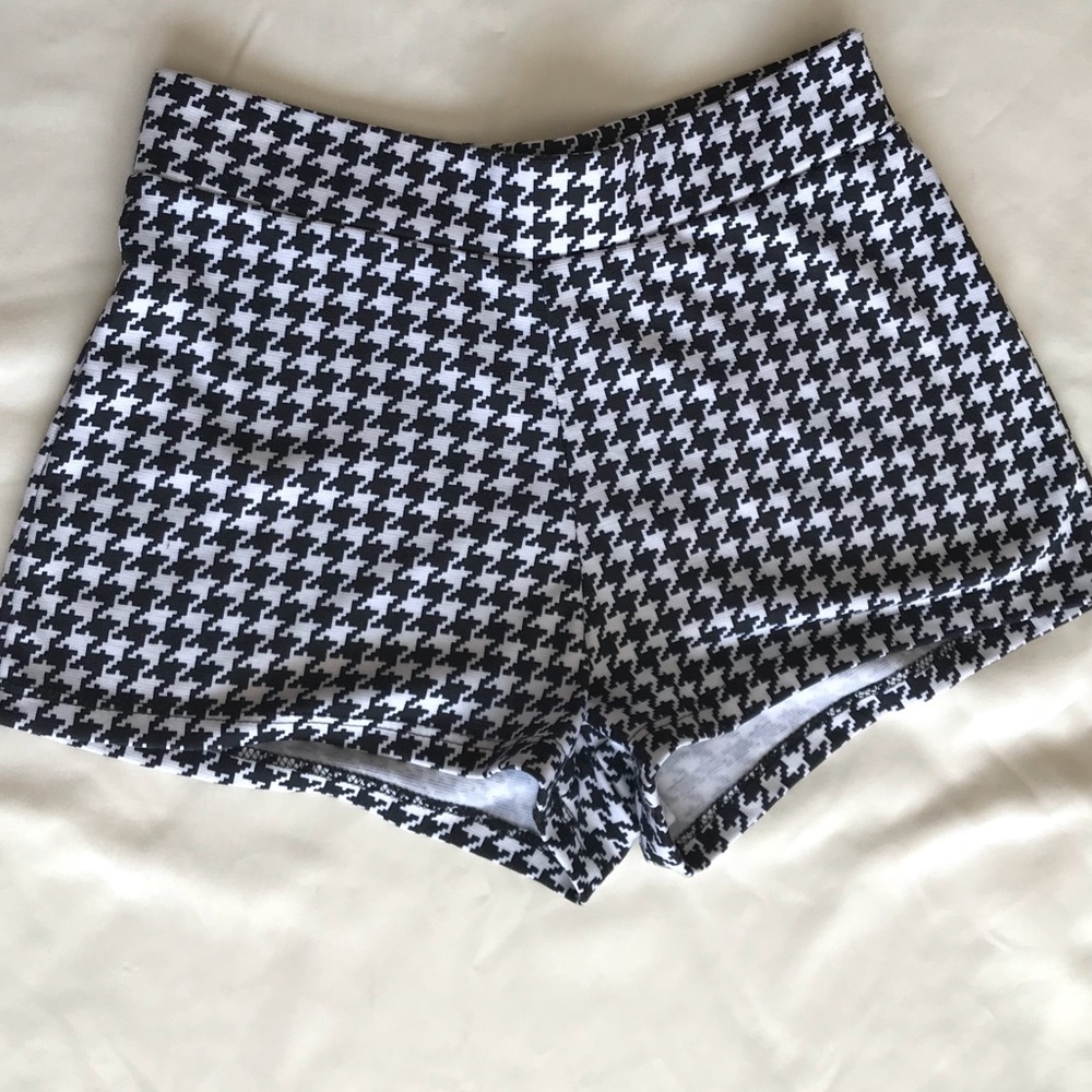 Brat Star Checkered Fitted Shorts